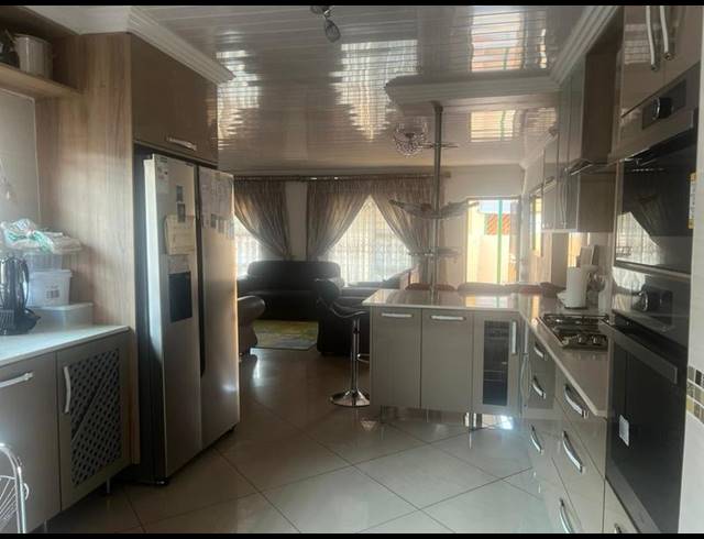 3 BEDROOM HOUSE FOR SALE IN HESTEAPARK